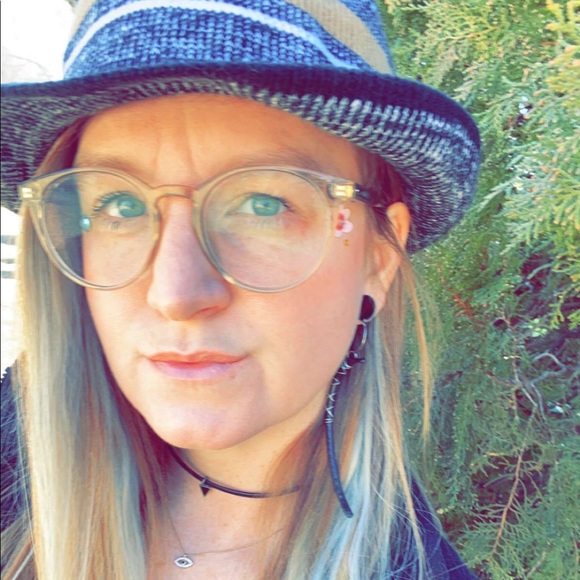 Meet your Posher, Mikel - Picture 6 of 6